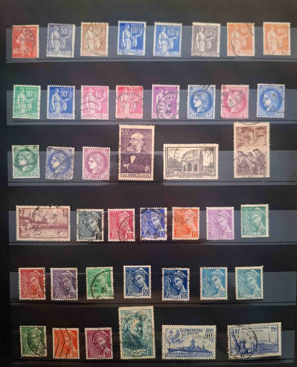 S&eacute;rie de timbres de collection de France C 