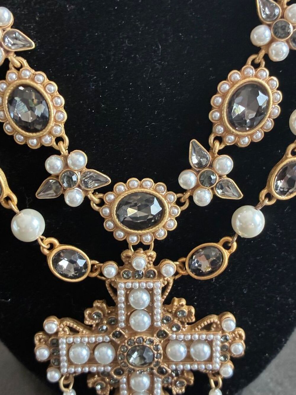 Collier majestueux au style baroque et n&eacute;o-gothique neuf Bijoux et montres
