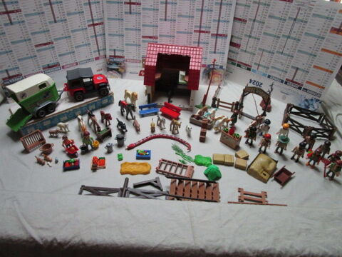 LOT  FERME PLAYMOBIL +ACCESSOIRES JEEP+ REMORQUE 20 Villepinte (93)