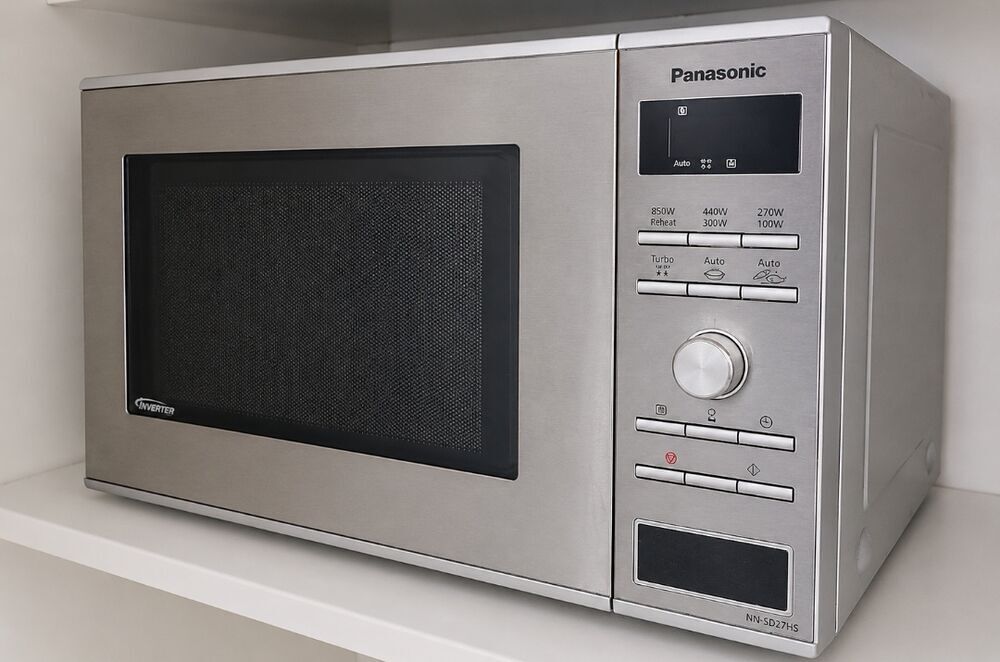 Lot Fourneau pro inox et Microonde panasonic inverter: 50€ Meubles