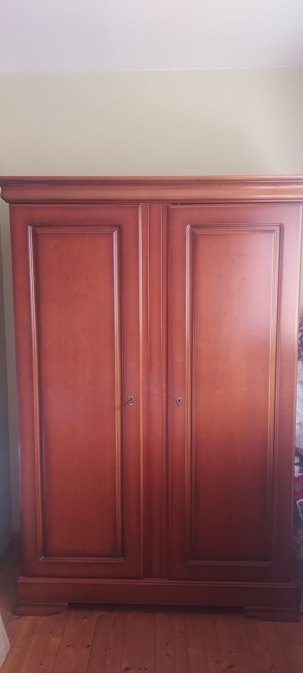 Chambre Anna - armoire + lit et sommier + 2 chevets Meubles