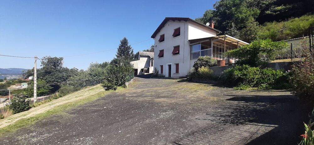 Vente Maison Maison 5 pièces de 94 m2 avec nombreuses dépendances Saint-martin-des-olmes
