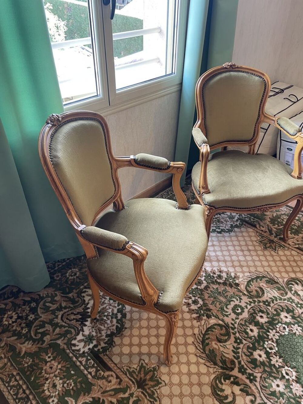 FAUTEUILS BERGERE STYLE LOUIS XV Meubles