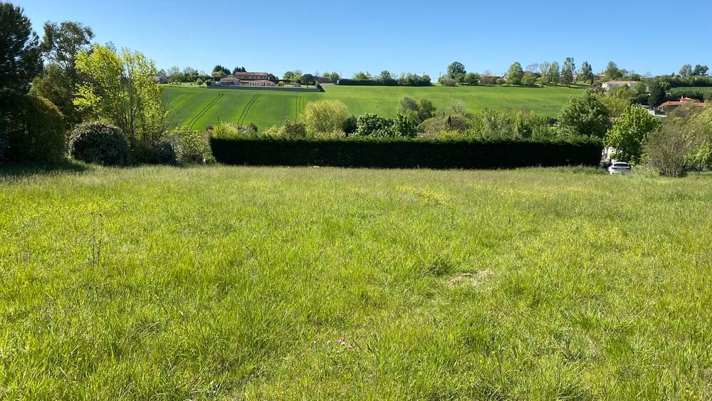 Vente Terrain Terrain à Mauzac constructible 4278 m2 bien situé au calme Mauzac