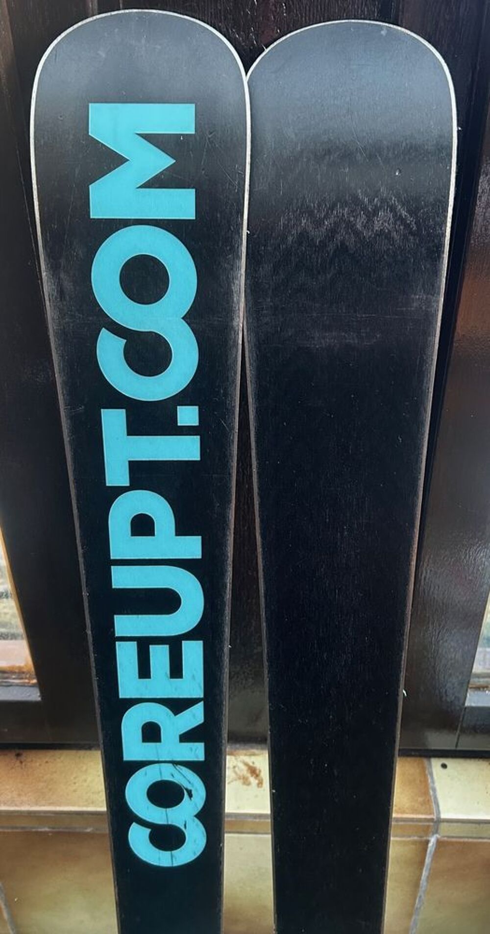 Ski 132 cm spatules en relev&eacute; 2 c&ocirc;tes COREUPT avec housse Sports
