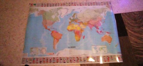 Carte plastifie du monde  20 Mamirolle (25)