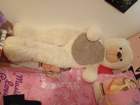 Ours peluche géant 140 cm La Ciotat (13)