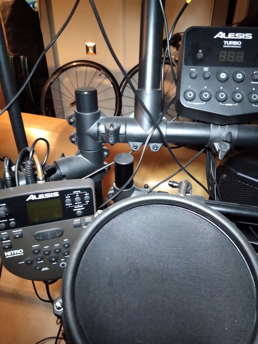 batterie alesis nitro et turbo Instruments de musique