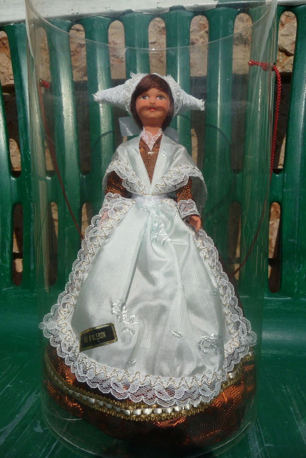 POUPEE FOLKLORIQUE "MARTINEZ" ILE d'OLERON DE 26,5 CM 