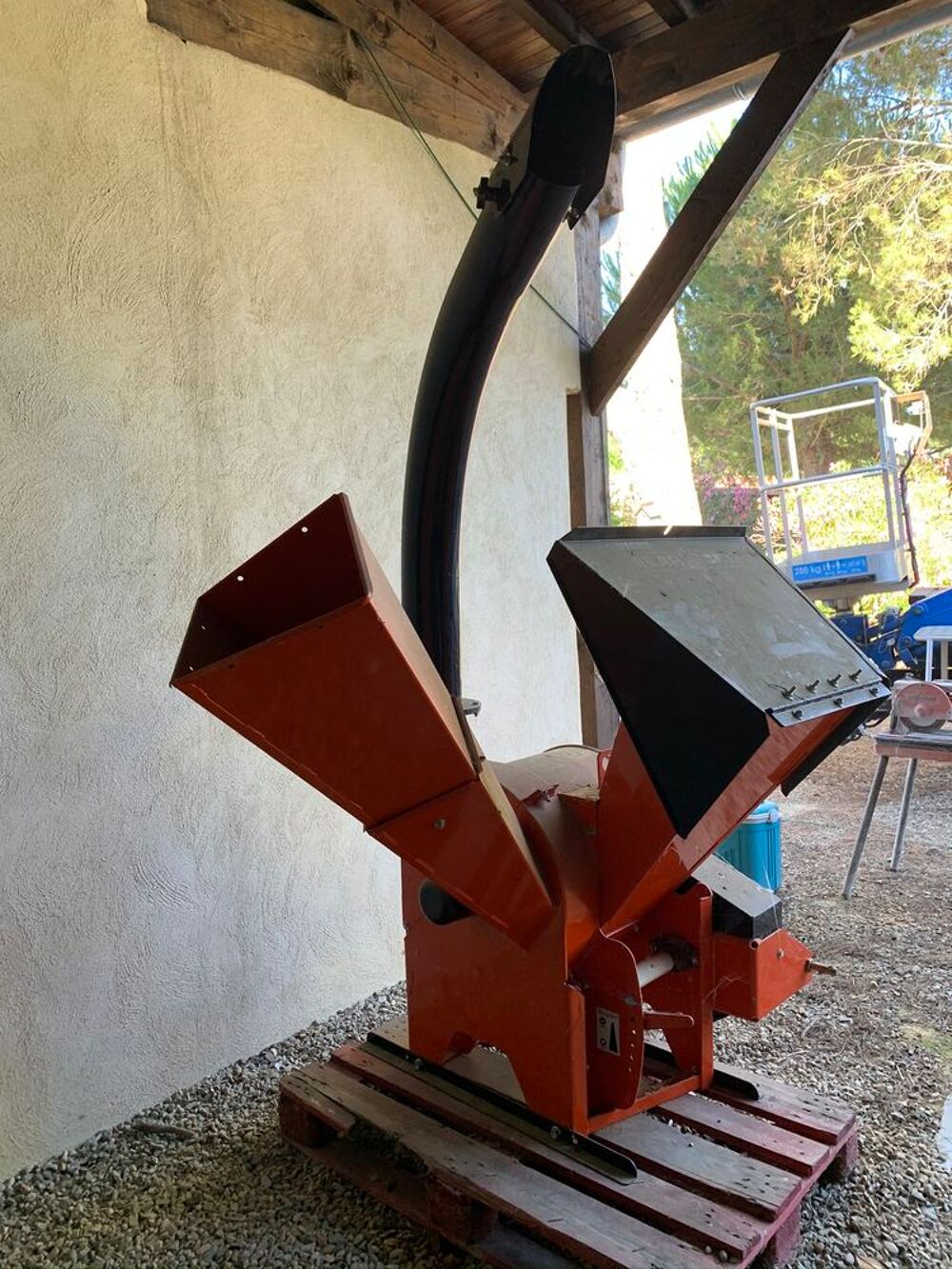 Broyeuse, d&eacute;chiqueteuse, souffleuse. Bear Cat SC5540B, prise Bricolage