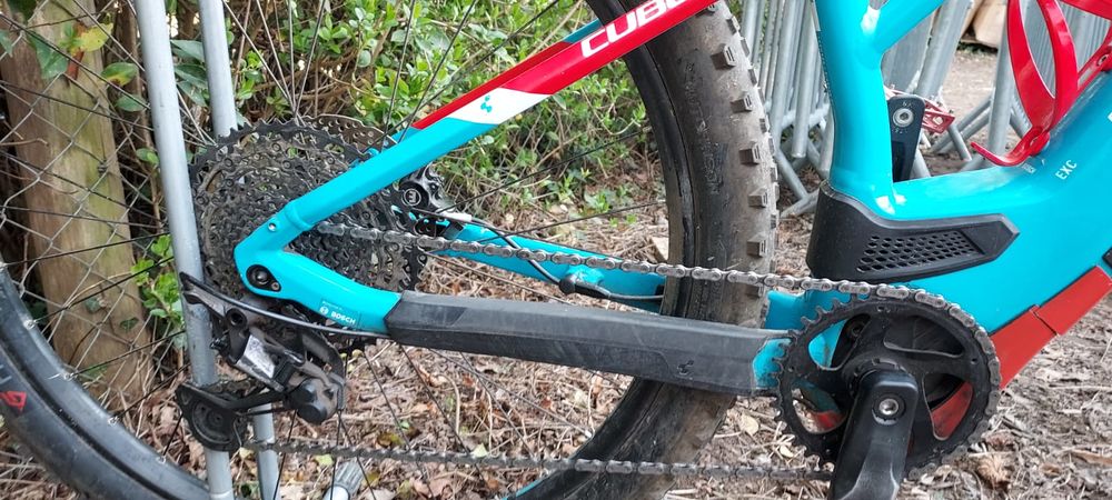 VTT Electrique Bleu et Rouge Vlos