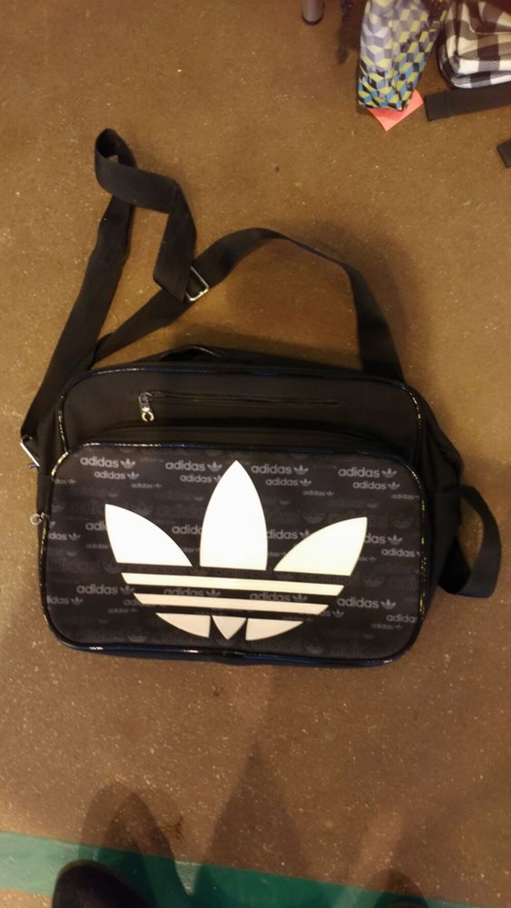 sac/ sacoche &agrave; bandouli&egrave;re ADIDAS, NEUVE Sports