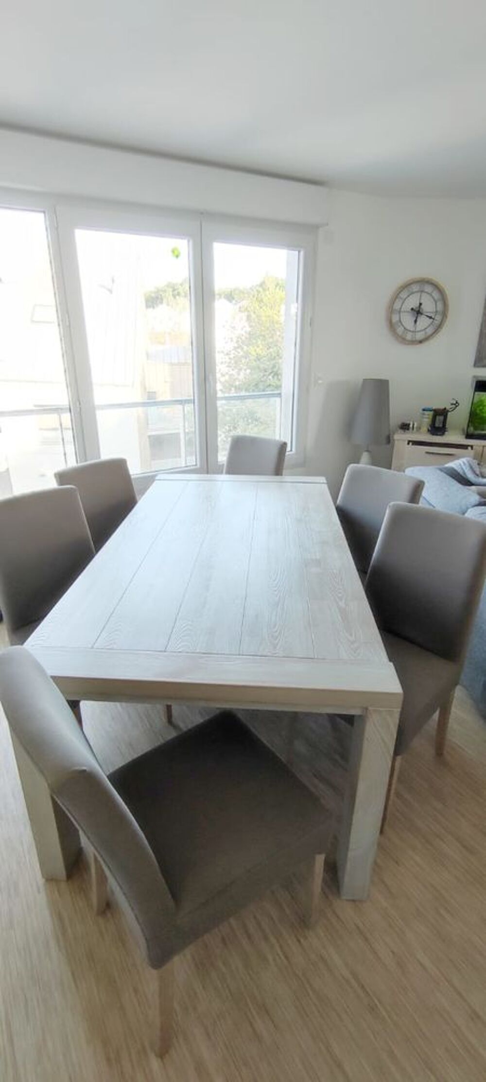 Table repas + 6 chaises de salle &agrave; manger Meubles