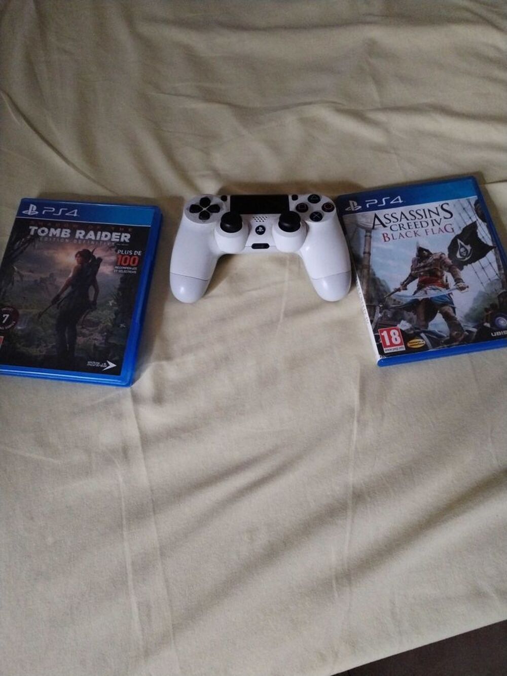 Playstation 4 collector + 2 jeux Consoles et jeux vidéos