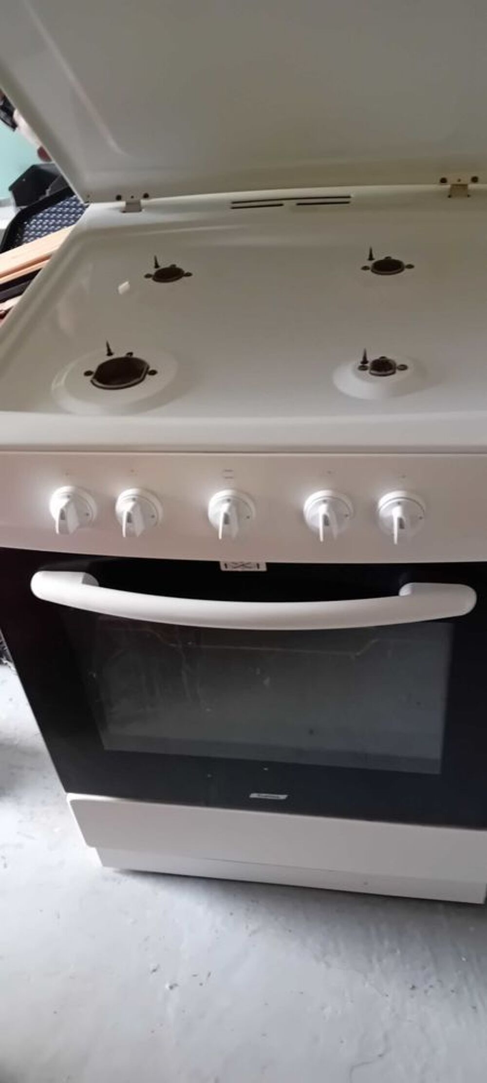 gaziniere &agrave; gaz Electromnager