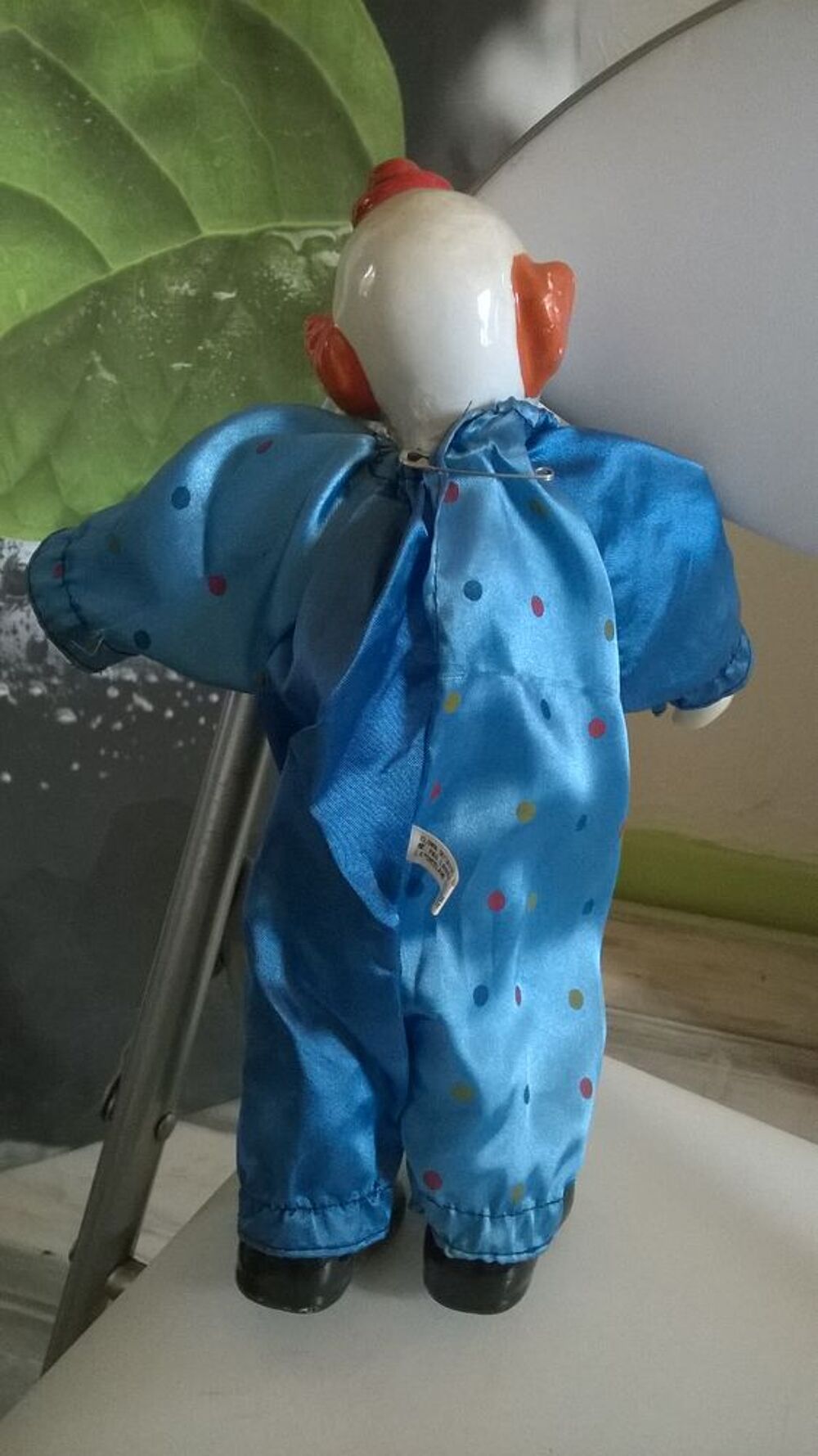 Clown bleu en porcelaine 
articule 
Tres belle pi&egrave;ce 
3
