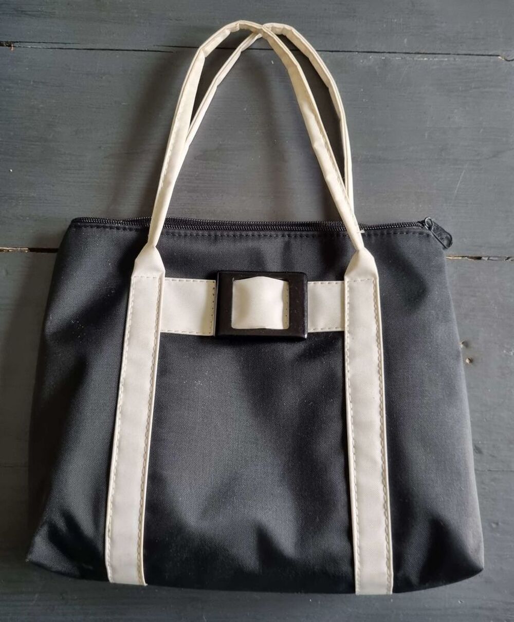 Sac &agrave; main vintage
Maroquinerie