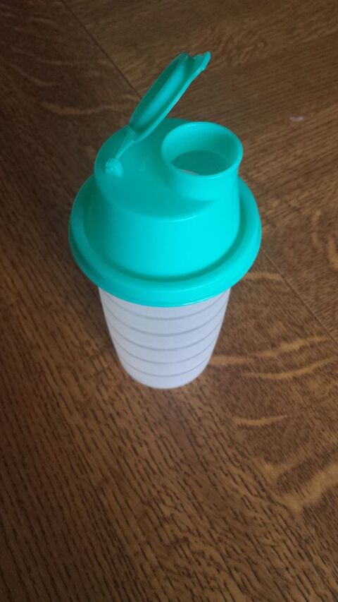 mini shaker vert ou bleu neuf 250 ml 8 M�rignies (59)