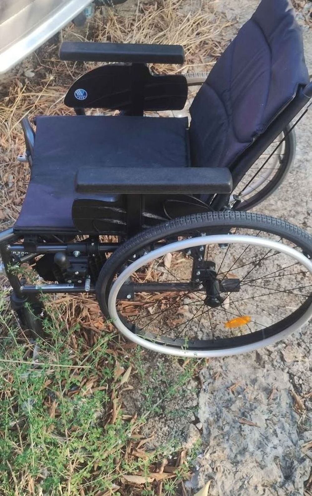 Fauteuil roulant vermeiren d200 Puériculture