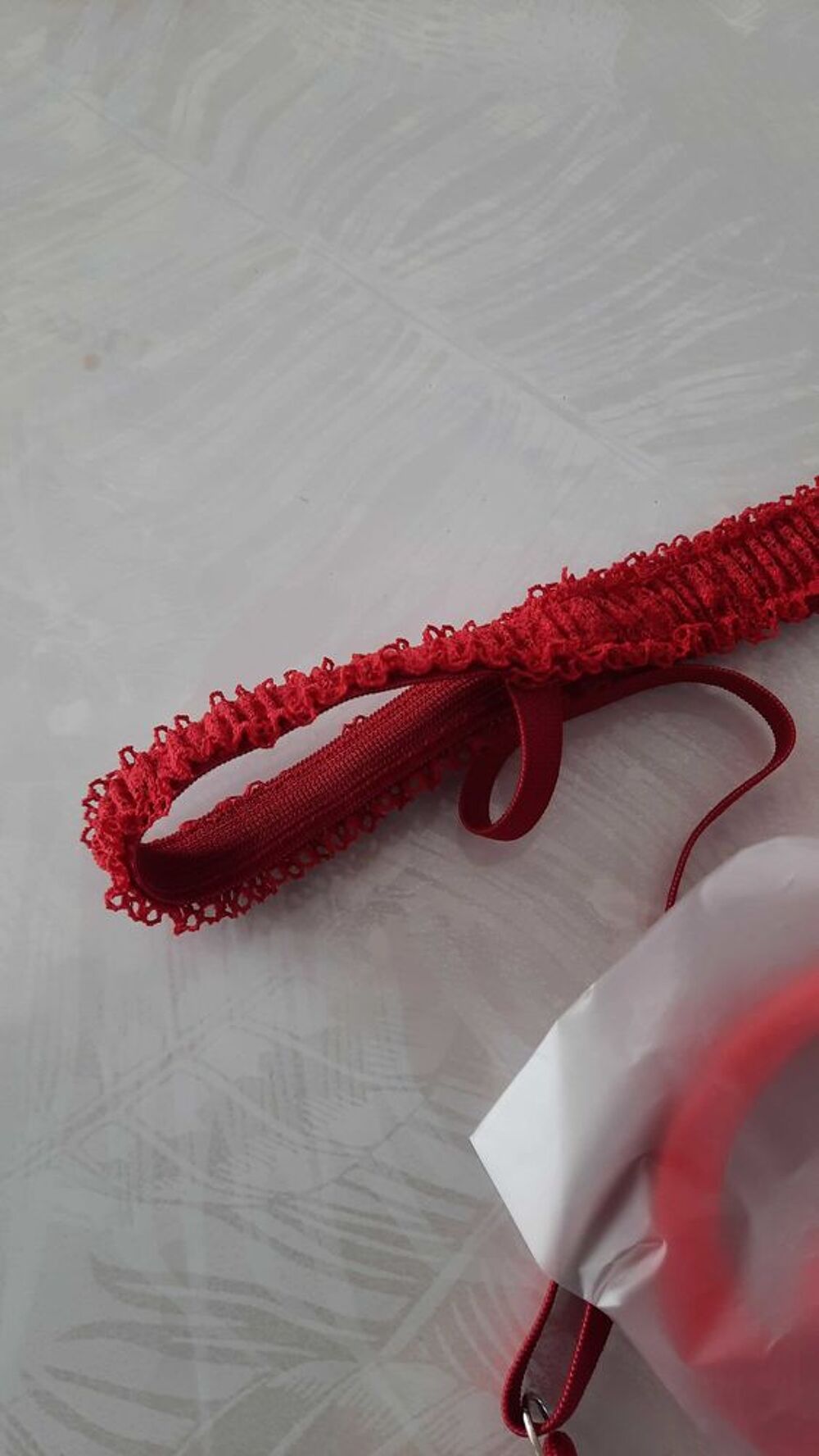 String connect&eacute; Vêtements