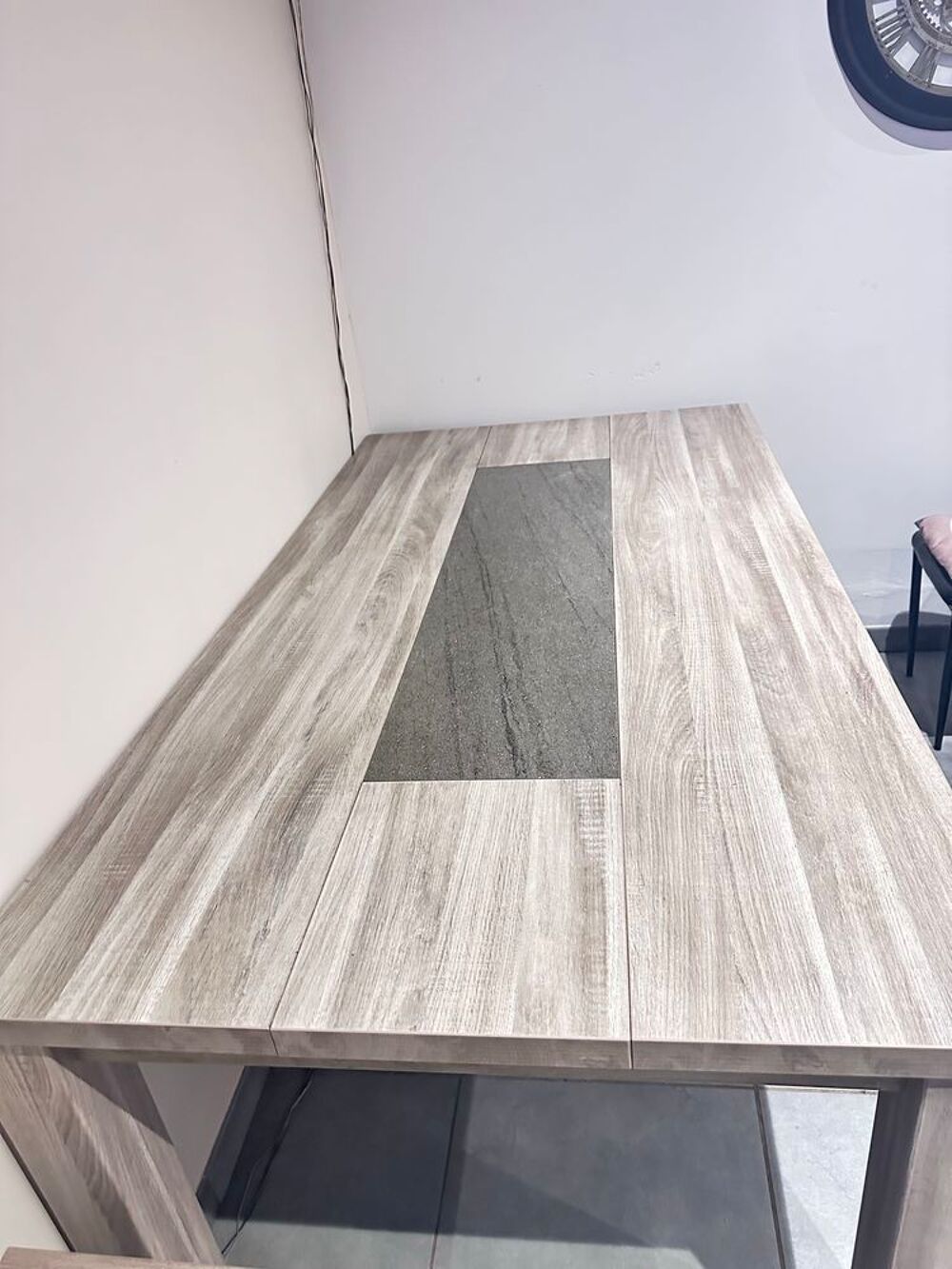 ma table de salle &agrave; manger huit personnes Meubles