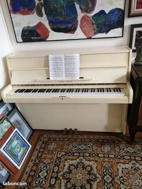 Piano droit  Young Chang ivoire