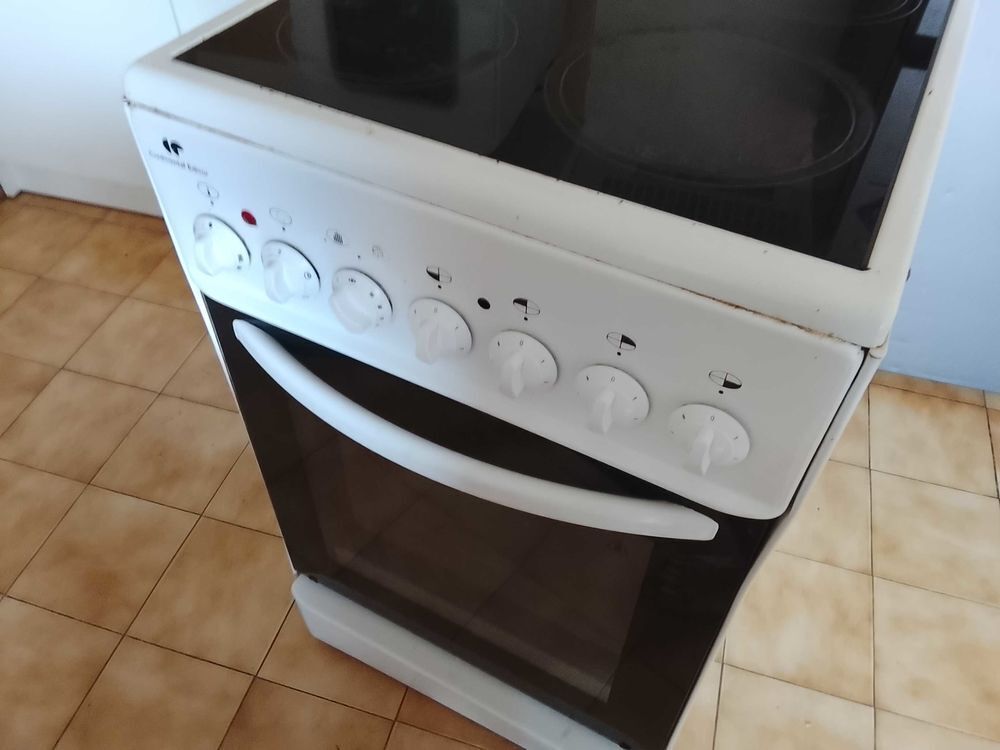 cuisini&egrave;re vitroc&eacute;ramique Electroménager