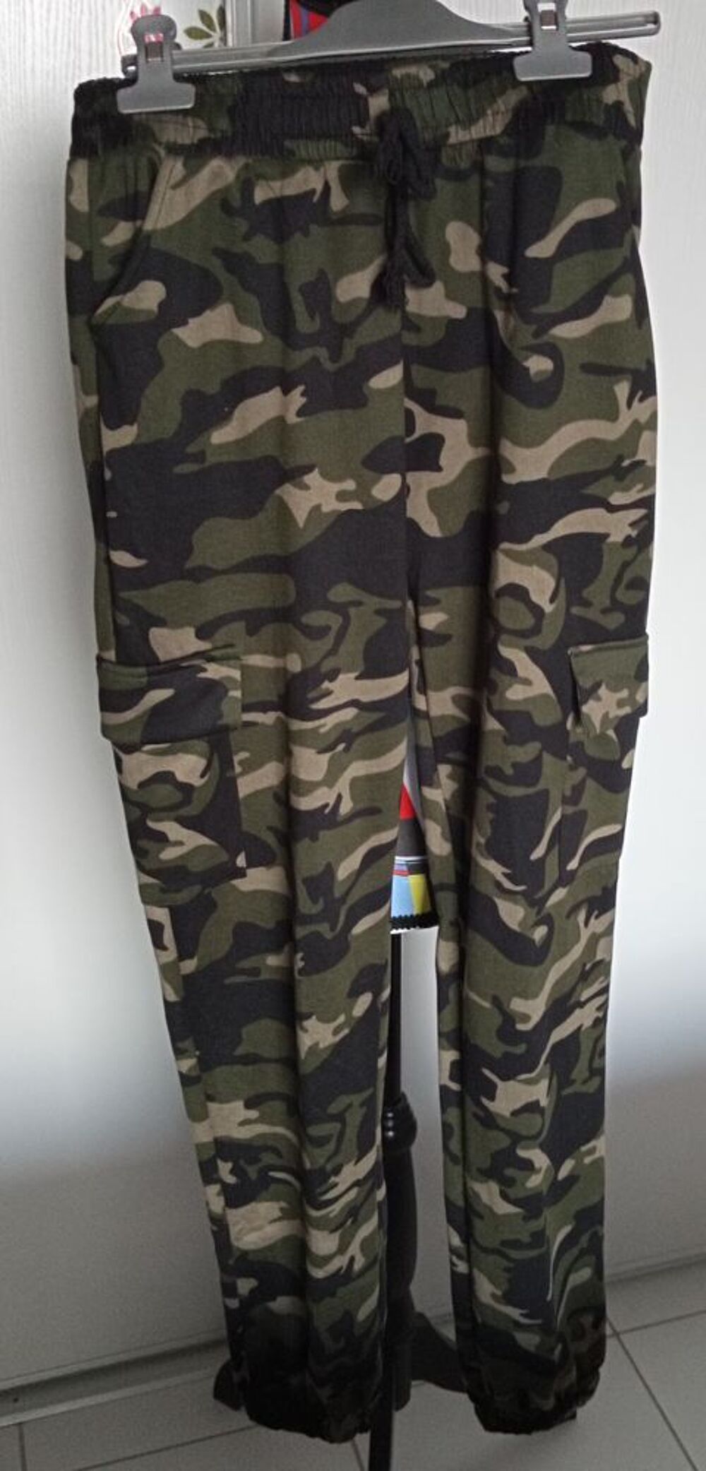 Pantalon jogging militaire Vêtements
