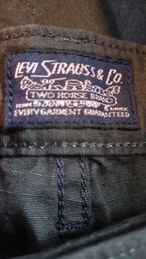 Bermuda cargo treillis Levi's taille W36 trs bon tat 14 Cachan (94)