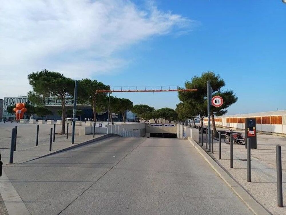 Vente Parking/Garage Rare à la Vente Parking Loué à Marseille MUCEM Excellent Rendement Marseille 1