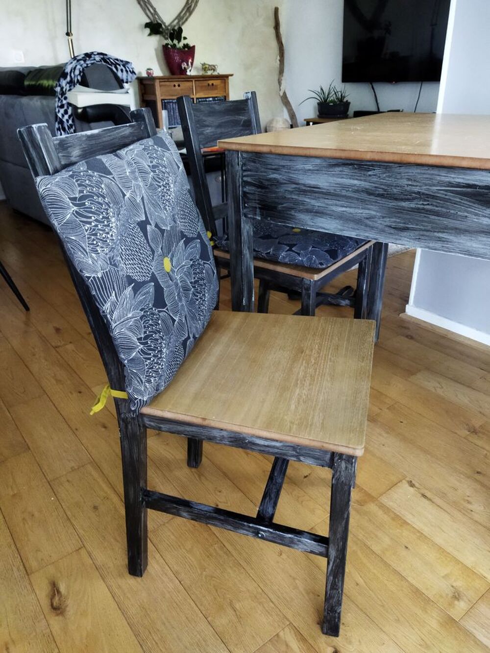 Table + 2chaises Meubles