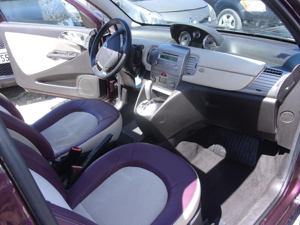 Ypsilon 1,4 PLATINO BOITE AUTO 2008 occasion 13510 &Eacute;guilles
