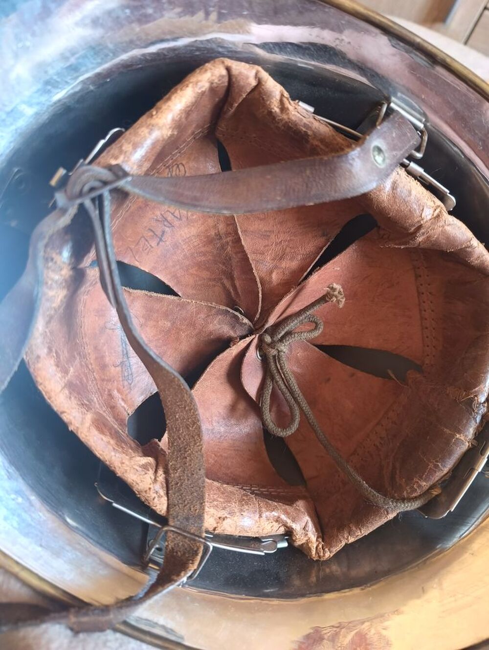 Casque pompier ancien 