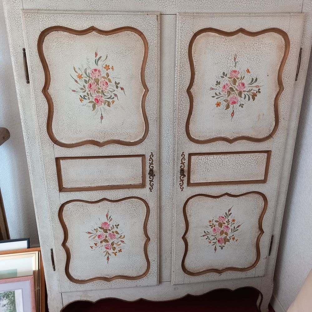 Armoire chambre et sa table nuit Meubles