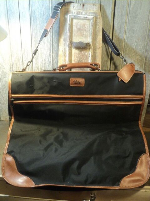 Grand Sac de Voyage Vista Transport V�tements Costume. 15 Loches (37)