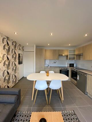  Appartement à louer 2 pièces 80 m² Villeurbanne