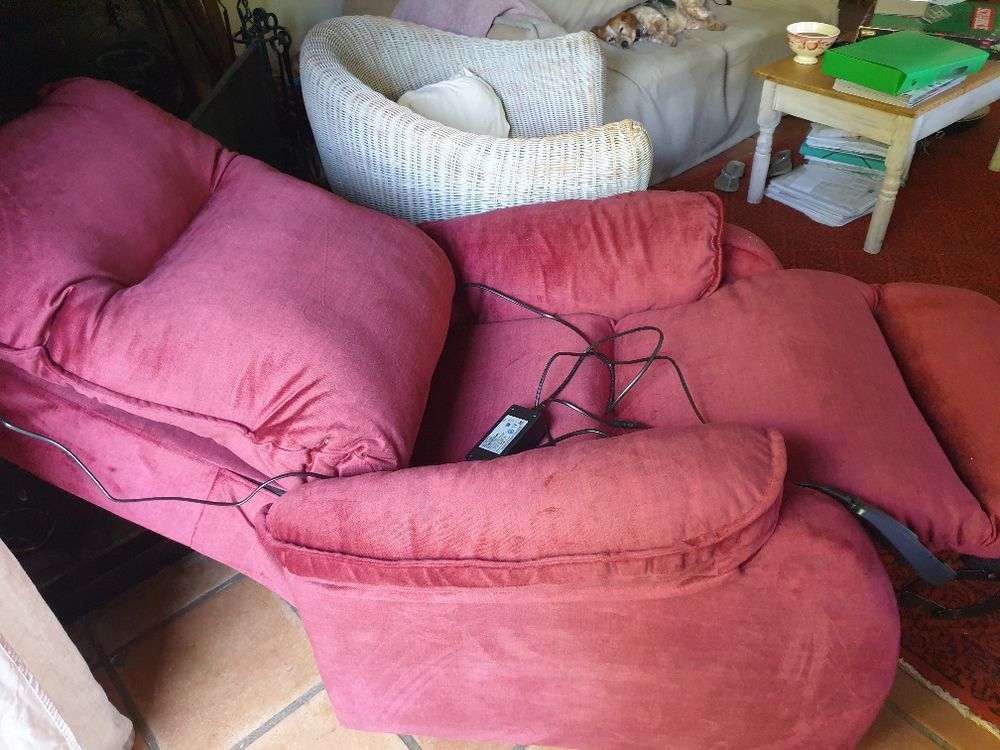 Fauteuil confort releveur Lux, 1 moteur, couleur Rubis.
Meubles