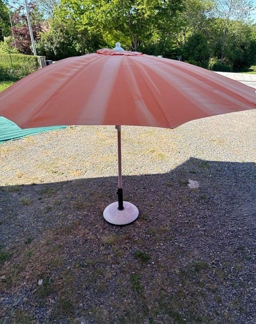 Parasol 280 cm avec pied b&eacute;ton ? r&eacute;glable Jardin