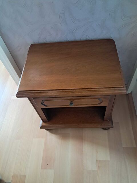 2 tables de chevet Aulnoye-Aymeries (59)