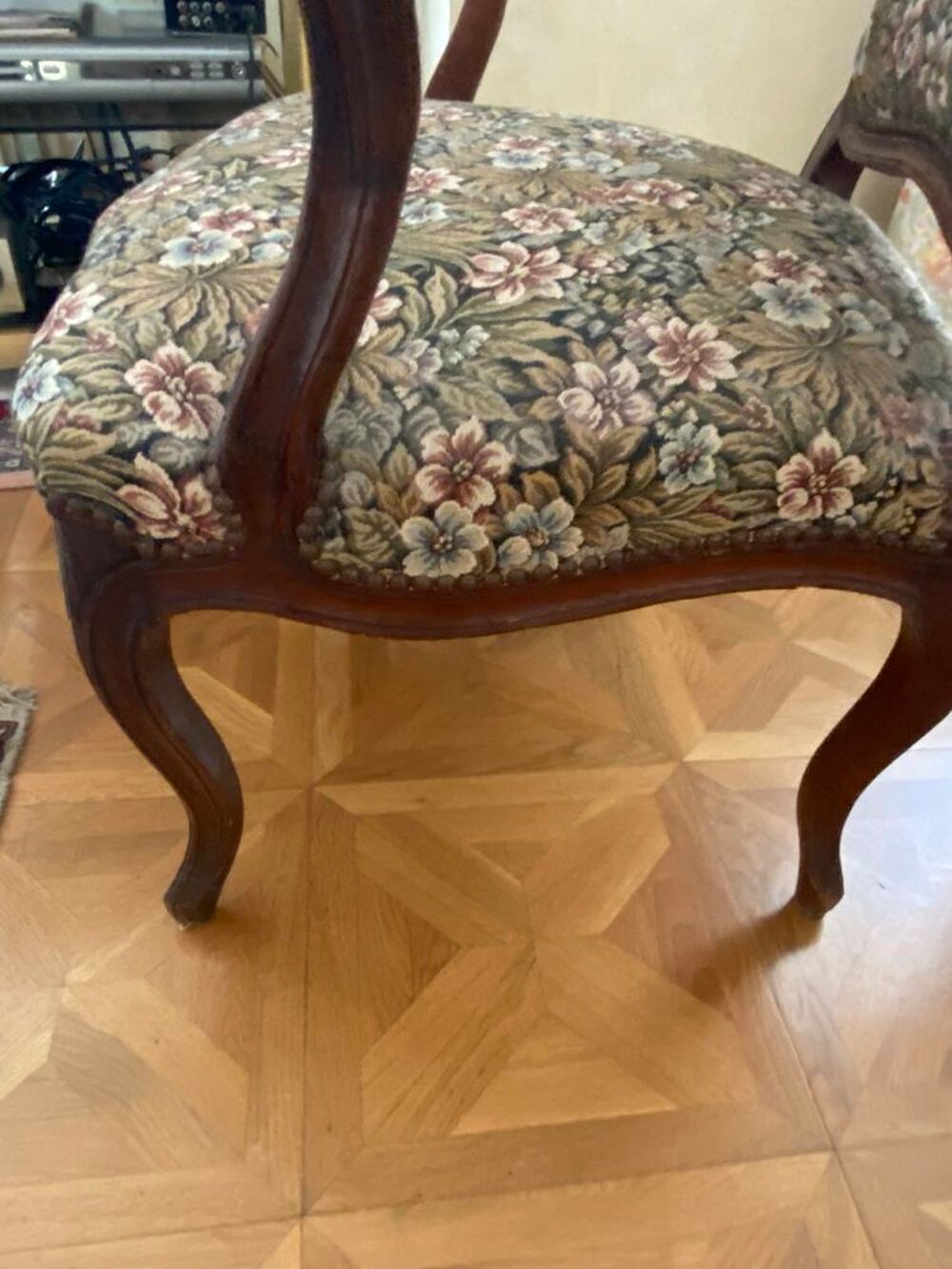 TR&Egrave;S BEAU FAUTEUIL Meubles