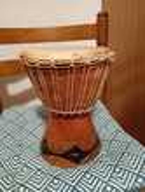 un djumb&eacute; Instruments de musique