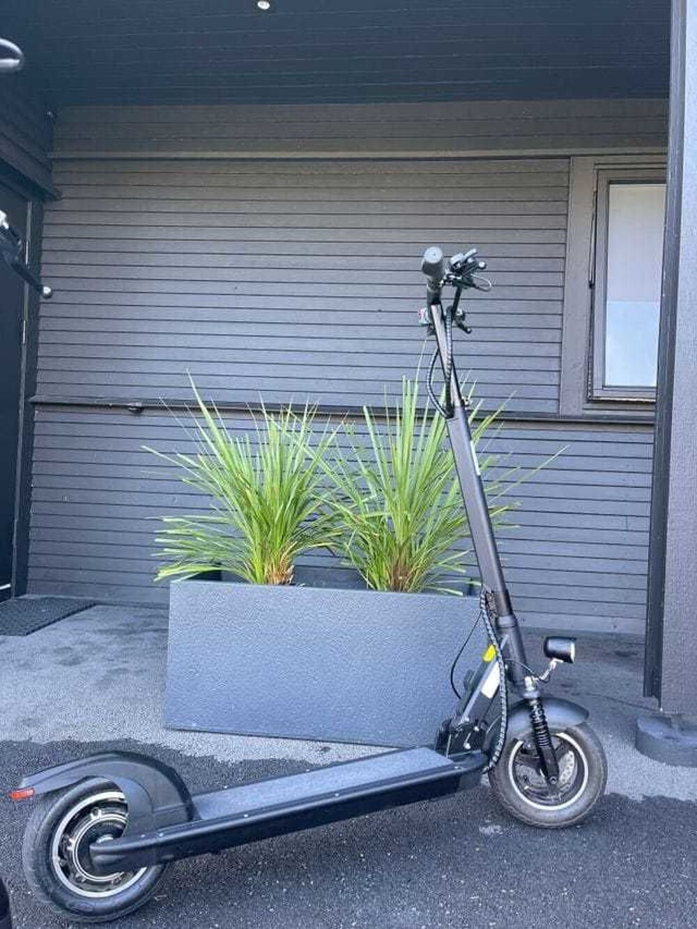 Trotinette &eacute;lectrique Vélos