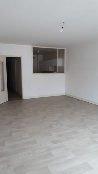  Appartement à louer 3 pièces 69 m²