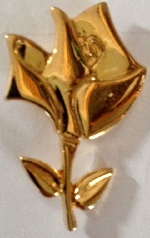 Rare pin's   La rose de Lancôme  vintage
40 Richwiller (68)