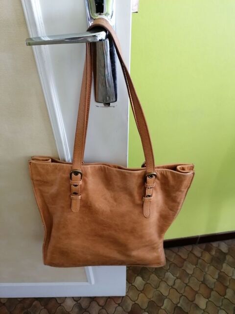 Sac à main + pochette 25 Jury (57)