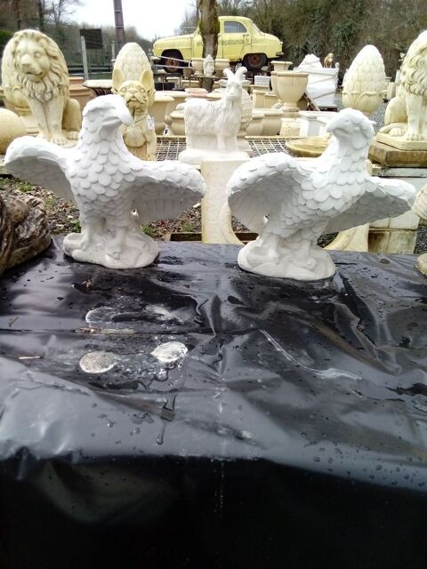 Aigle en pierre 77 Chteau-l'vque (24)