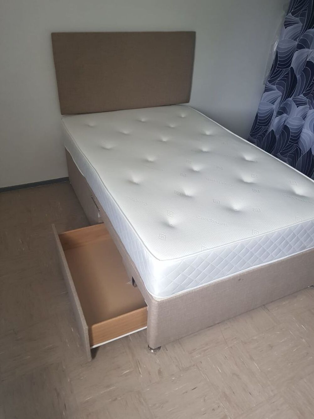 Lit 2 places + matelas + t&ecirc;te de lit Meubles