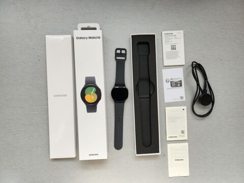 Montre connecte neuve Samsung Galaxy Watch 5  200 Nantes (44)
