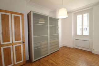  Appartement à louer 1 pièce 35 m²