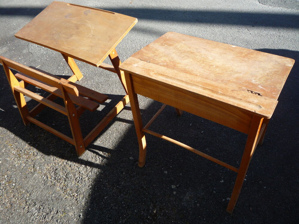 Bureau d'&eacute;colier
avec banc Meubles